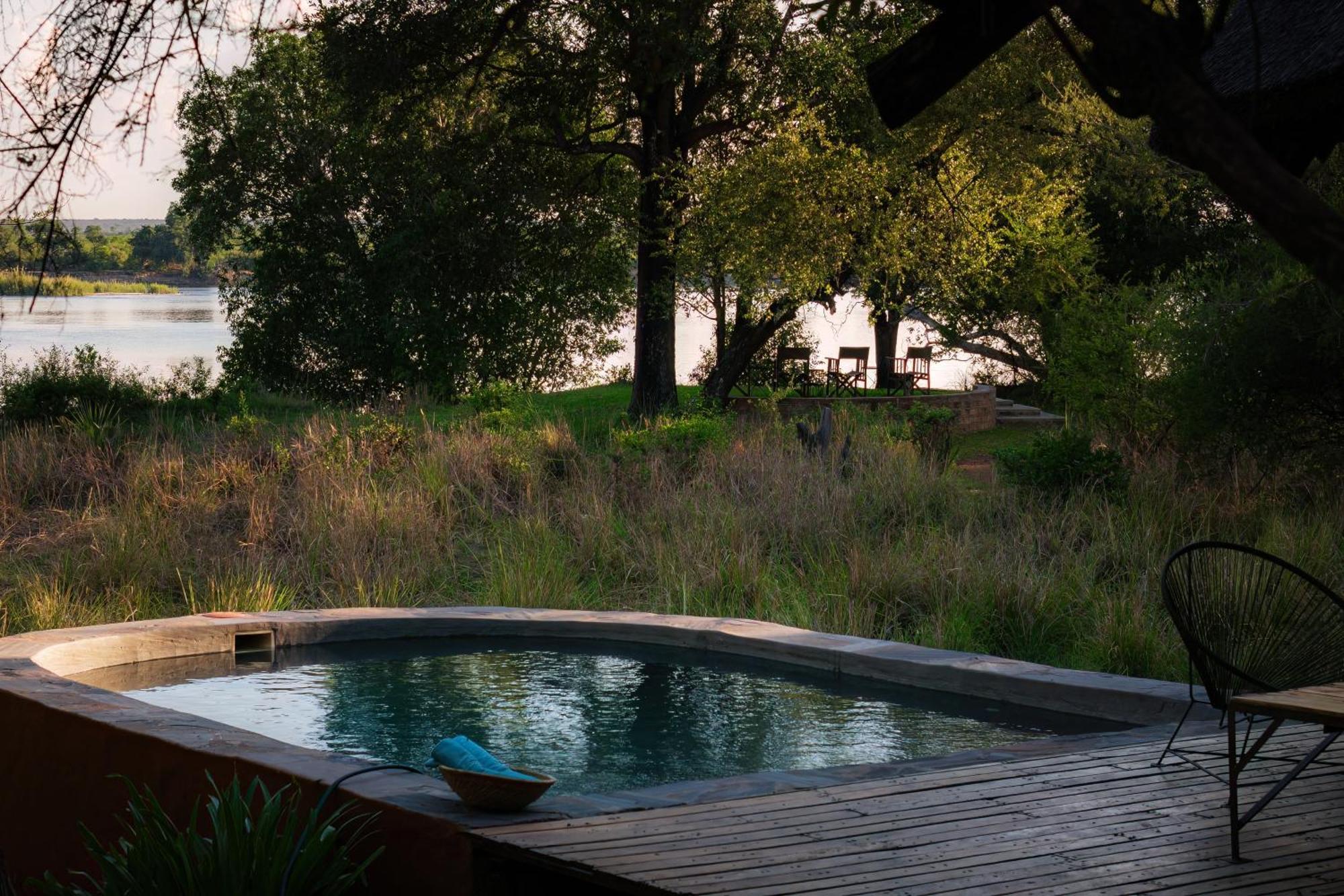 Chundukwa River Lodge - Self Catering House Лівінґстон Екстер'єр фото